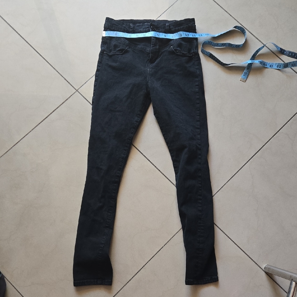 BDG Black Skinny Jeans 26